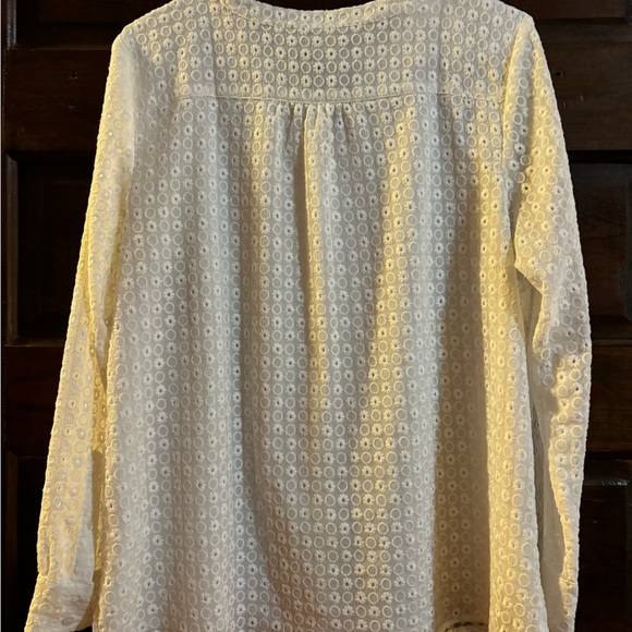 Talbot’s White Eyelet Top - Picture 2 of 4